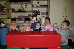 Teatrzyk kukiełkowy o CZERWONYM KAPTURKU